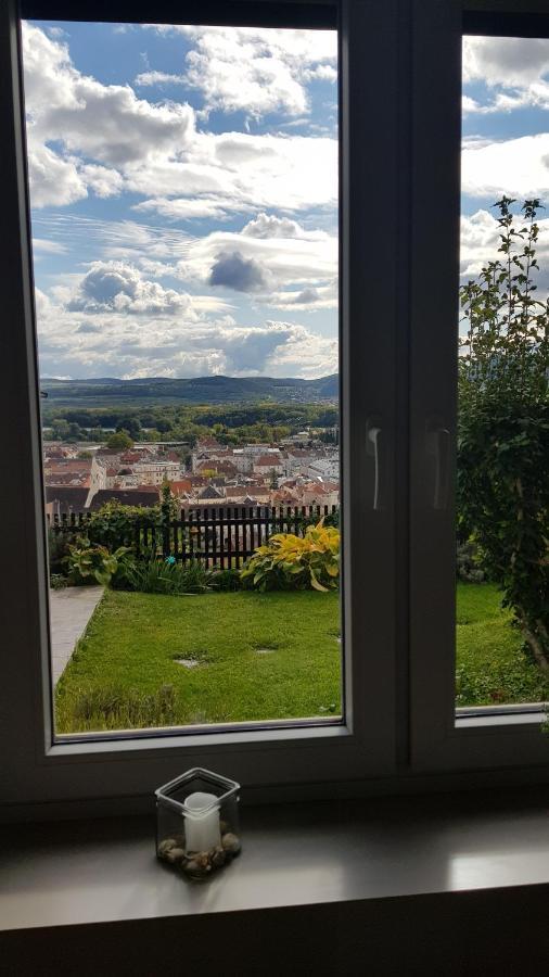 Blick Ueber Krems Mit Gartenpavillon Apartment Exterior photo